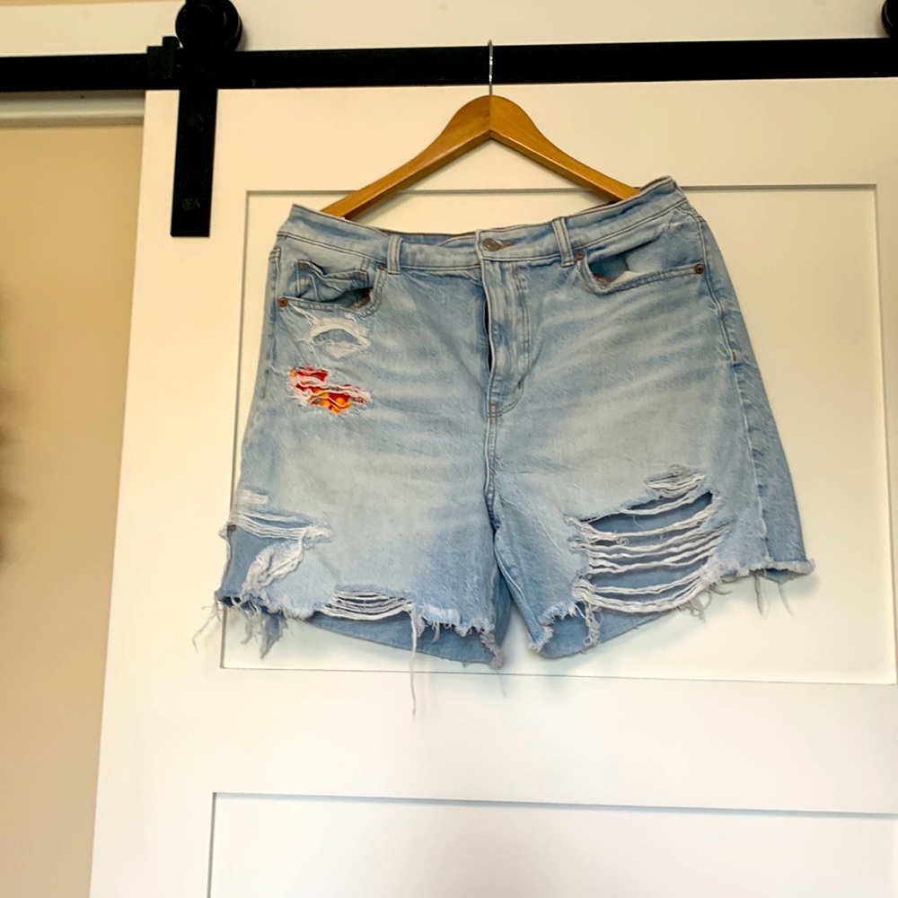 American Eagle baggy mom short size 12.